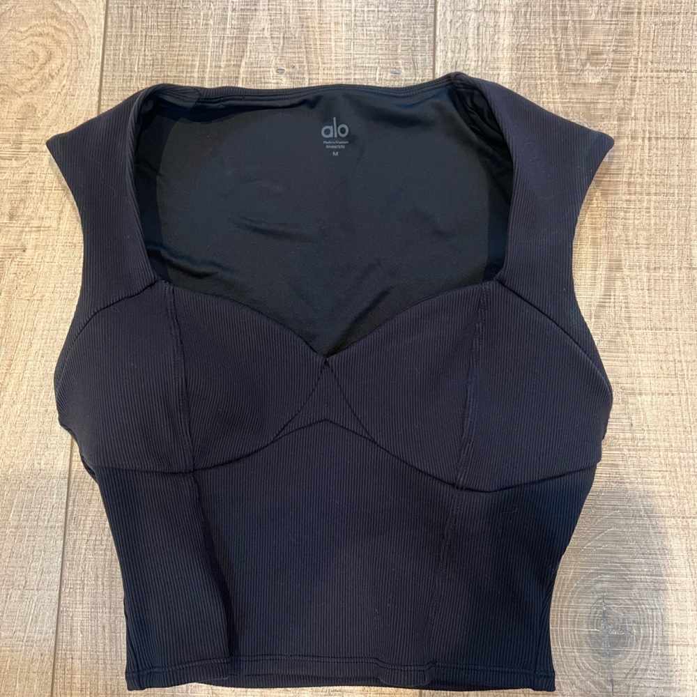 Alo Yoga Sweetheart Top Black Size Medium NWOT